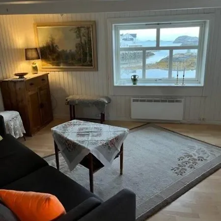 別荘 Lofoten, Sjarmerende Leilighet I Havkanten. *