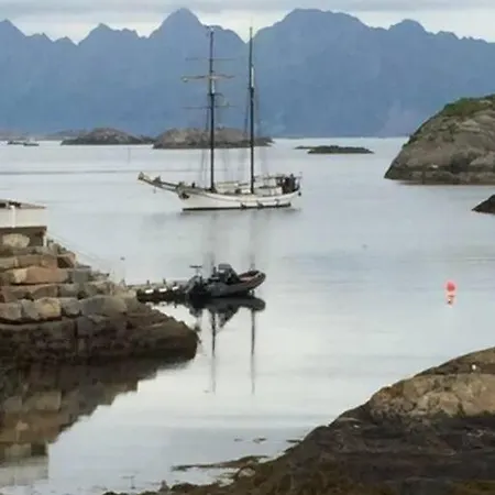 Lofoten, Sjarmerende Leilighet I Havkanten.