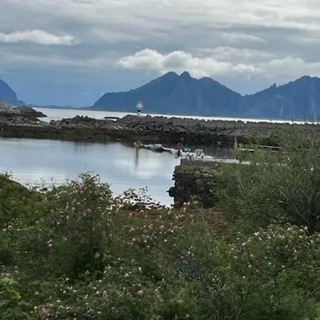 別荘 Lofoten, Sjarmerende Leilighet I Havkanten. *