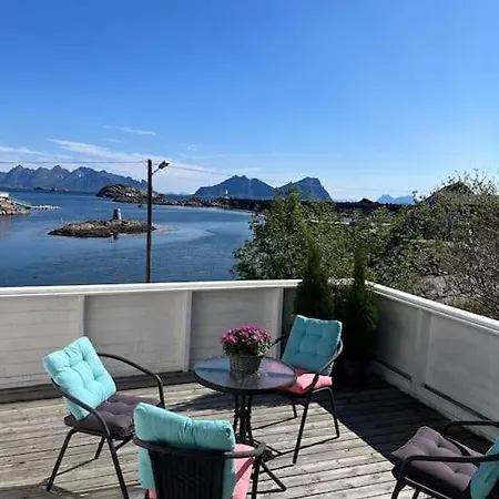 Lofoten, Sjarmerende Leilighet I Havkanten. 別荘