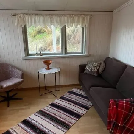Lofoten, Sjarmerende Leilighet I Havkanten. Kabelvag