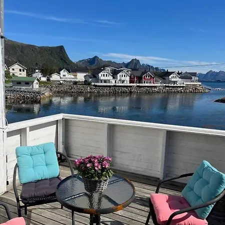 Lofoten, Sjarmerende Leilighet I Havkanten. Kabelvag